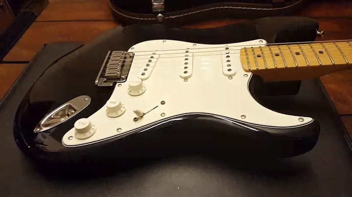 1984-1987 FENDER USA AMERICAN STRAT CASE QUEEN STRATOCASTER BLACK GUITAR UP CLOSE VIDEO REVIEW